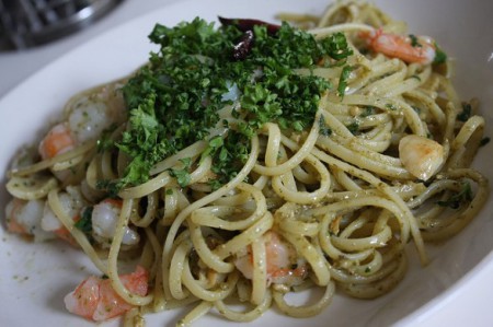 Pasta pistacchi pesto e gamberi