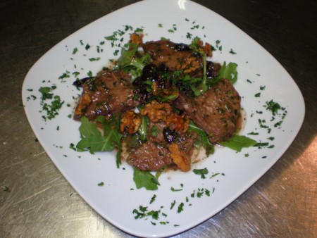 Cinghiale alla piemontese con noci e mirtilli